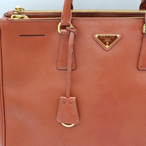 Prada Large Saffiano Hand Bag 354-102425 - Picture 10 of 16